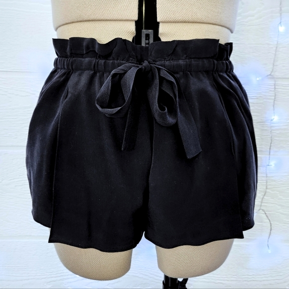 Aritzia Wilfred Black Tie Front Shorts - Size M - Picture 1 of 5